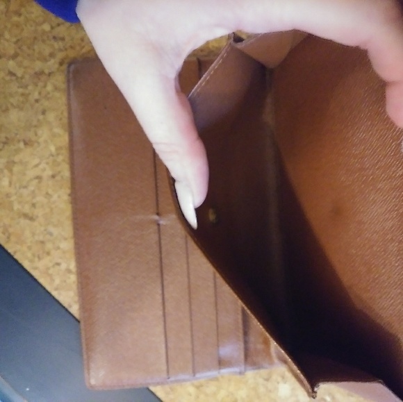 Louis Vuitton Monogram Wallet - Picture 5 of 8